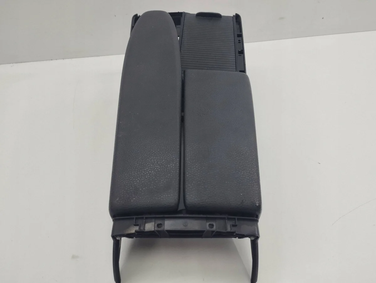 Mercedes-Benz C W204 middenconsole armsteun image 7