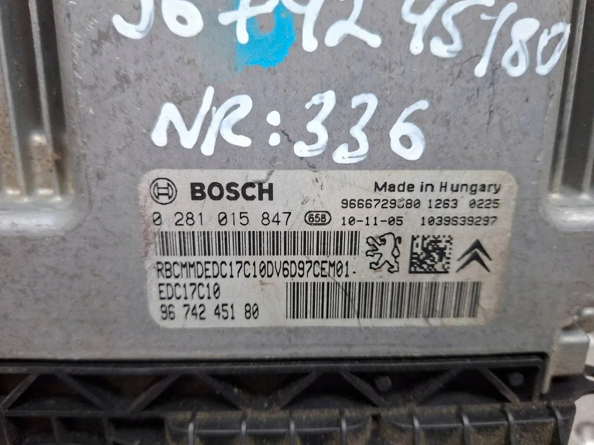 Steuergerät Motor 0281015847 S26282336 image 5