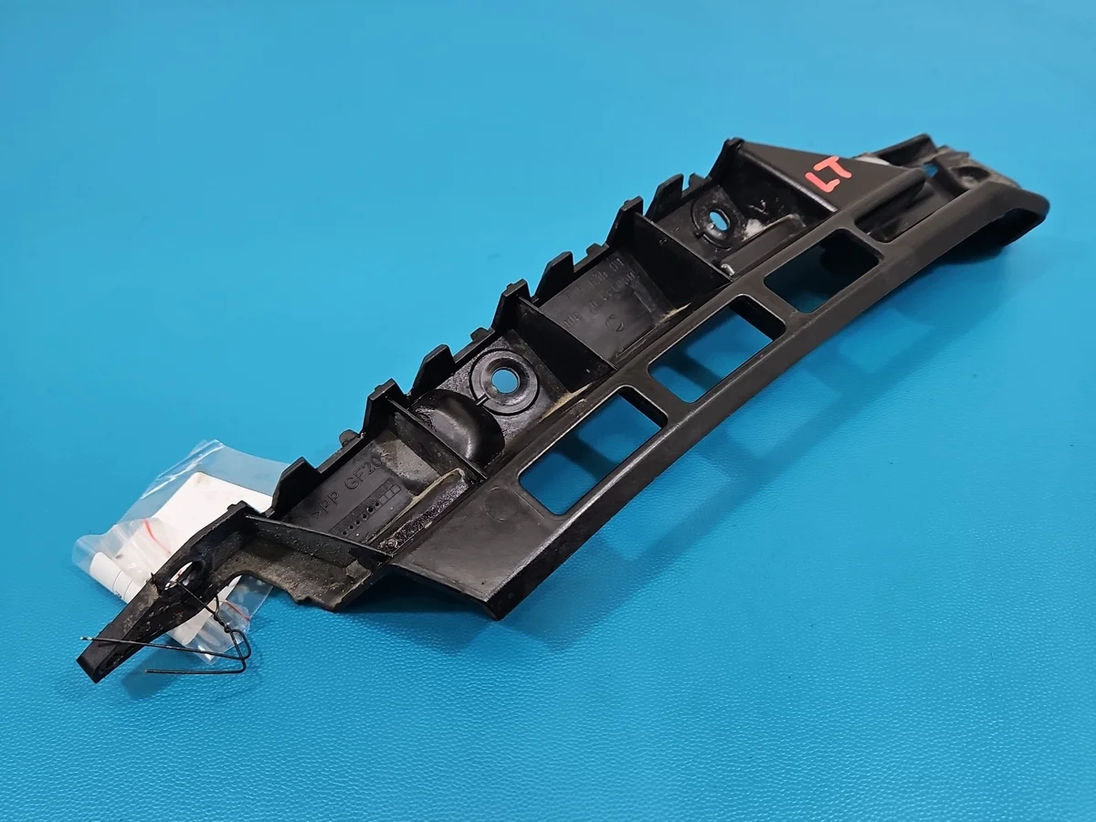 Porsche Panamera 970 Linker Bumper Clip Gebruikt