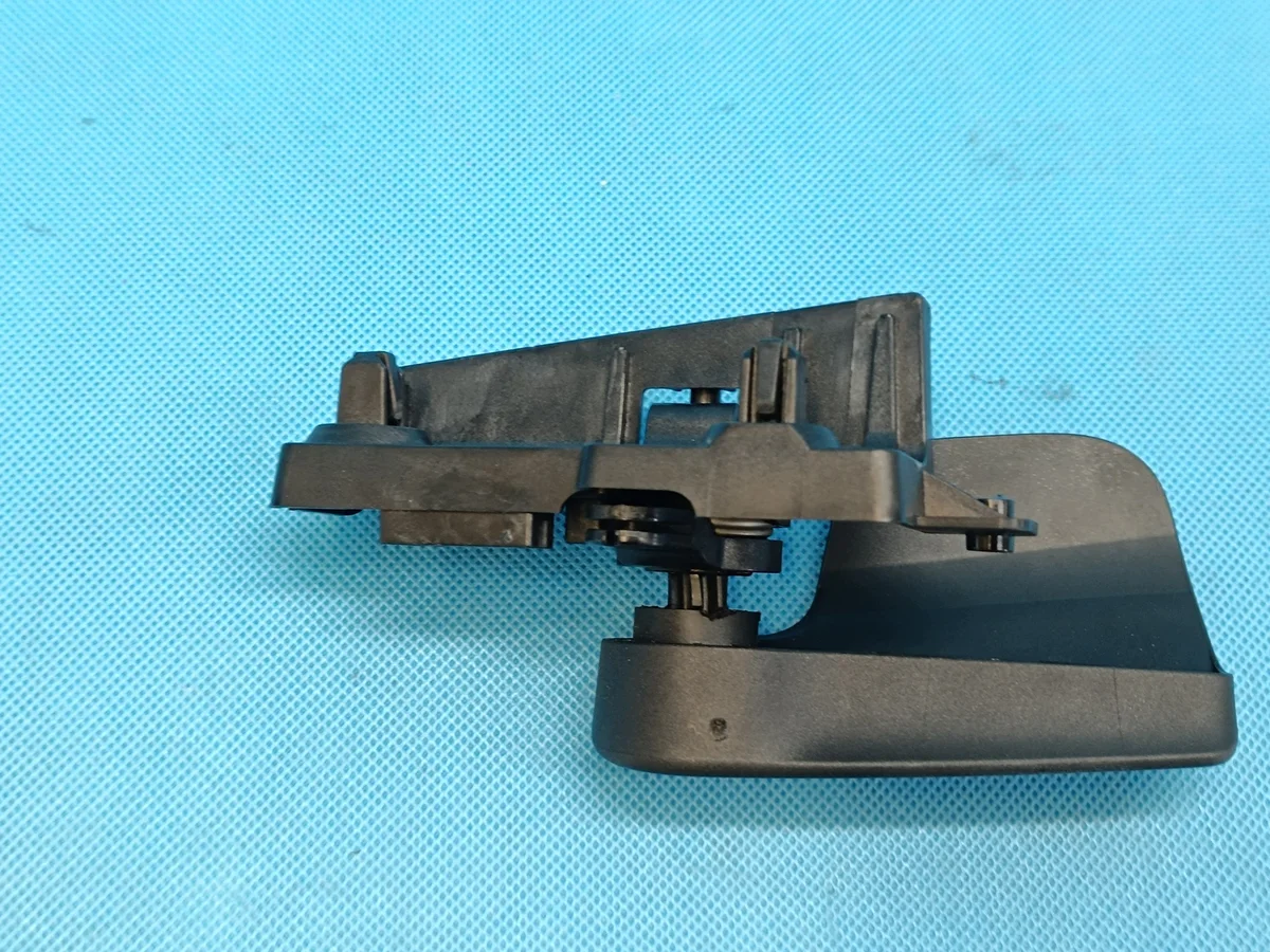 Audi A4 B9 LIFT 2023 Griff Haubenöffner 8W1823533C image 3