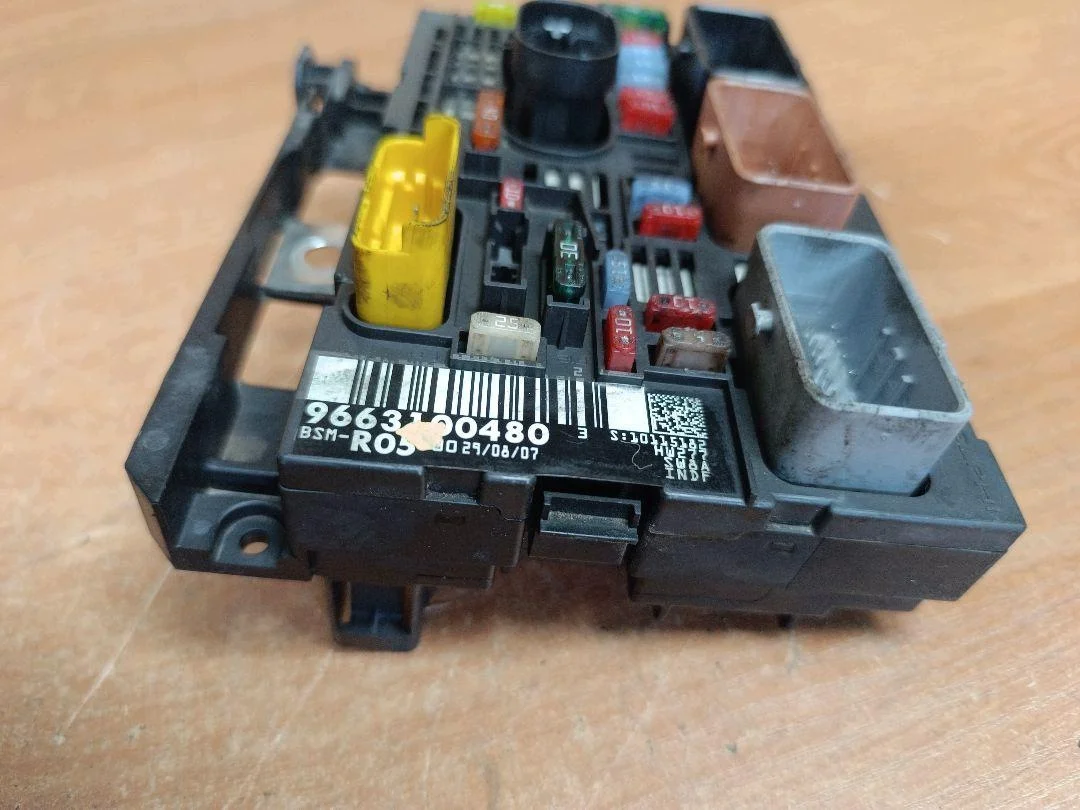 Peugeot 308 T7 Fuse Box Module BSM