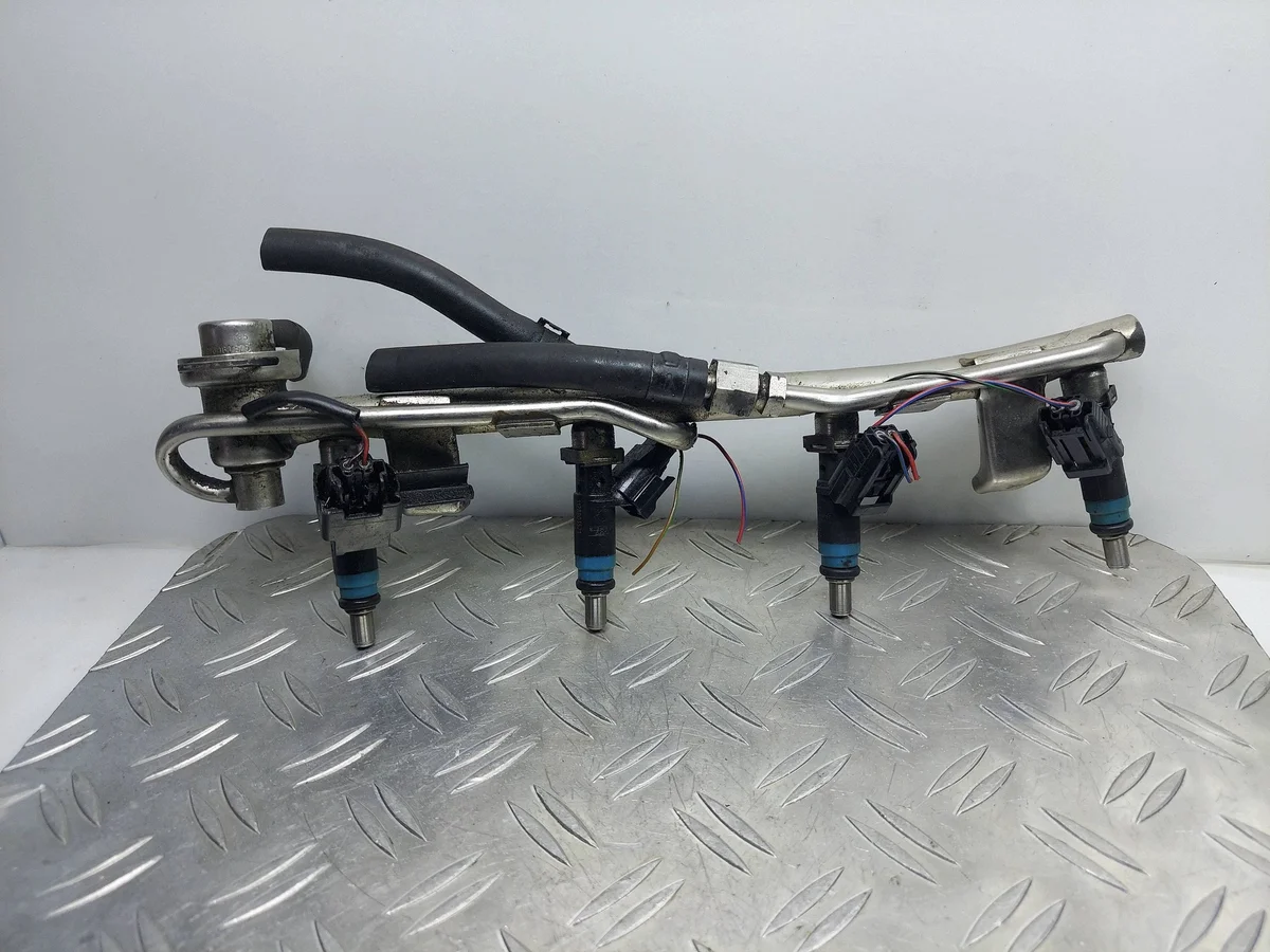 Einspritzleiste Audi A4 B6 2.0 B 06B133551K