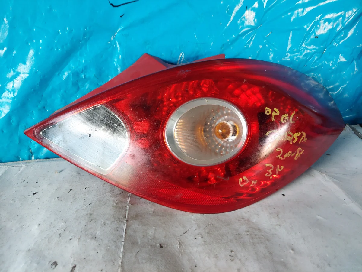 Rückleuchte Rechts Opel Corsa D 3D 13186351YT