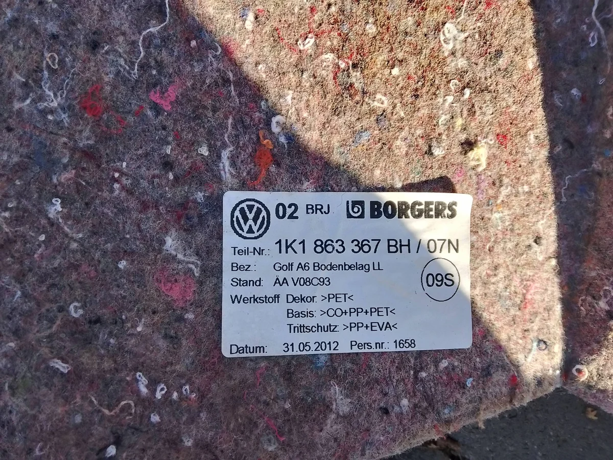 VW Golf VI Teppichboden 1K1863367BH gebraucht image 3