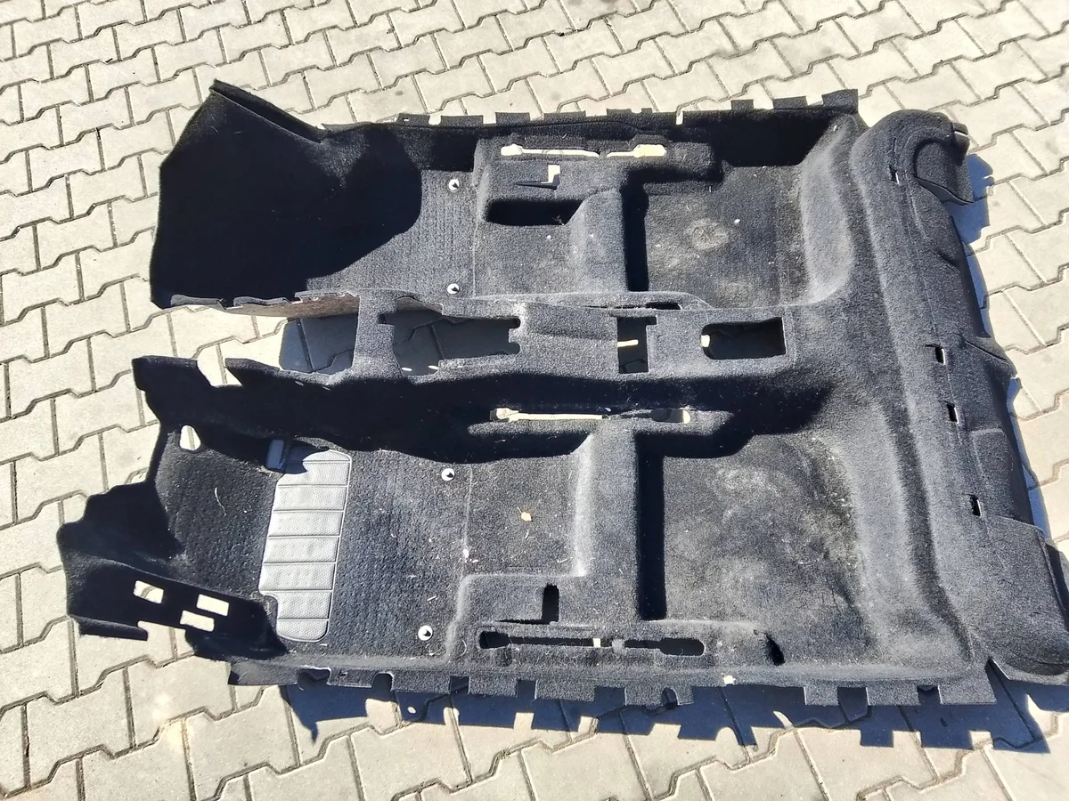 VW Golf VI 1.6 TDI Teppich Boden 1K1863367BH