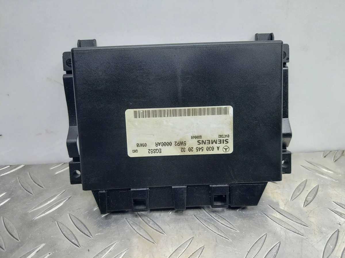 Boîtier de commande boîte auto Mercedes W210 A0305452032