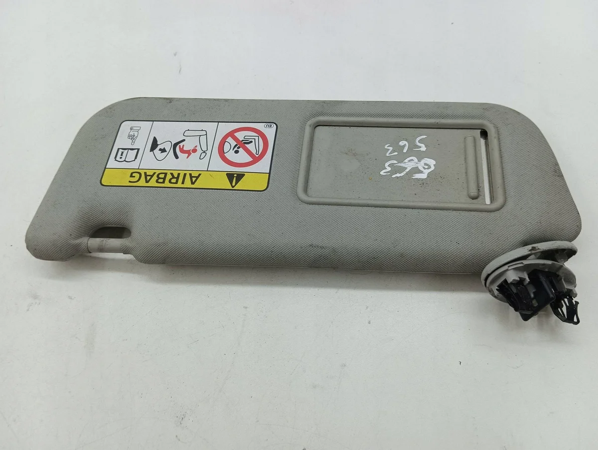 Toyota Avensis T270 Zonneklep Links Gebruikt