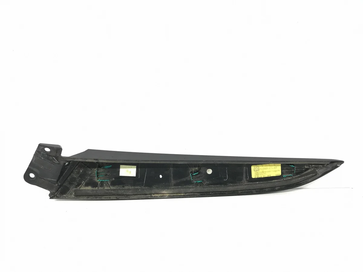 Kia Xceed Rear Trunk Spoiler Right Used thumbnail 4