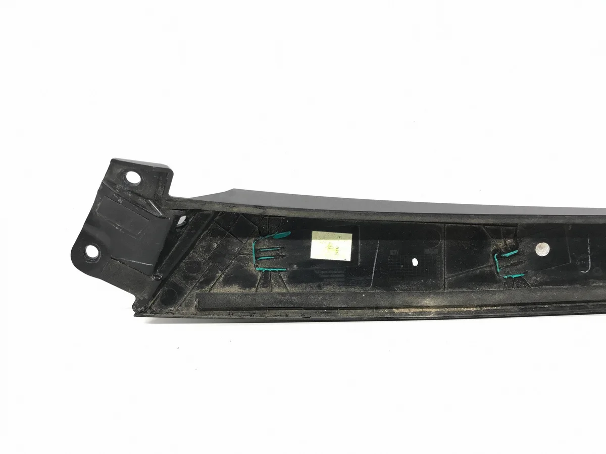 Kia Xceed Rear Trunk Spoiler Right Used thumbnail 5
