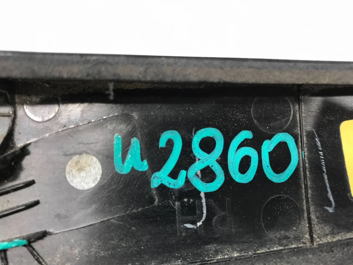 Kia Xceed Rear Trunk Spoiler Right Used thumbnail 7