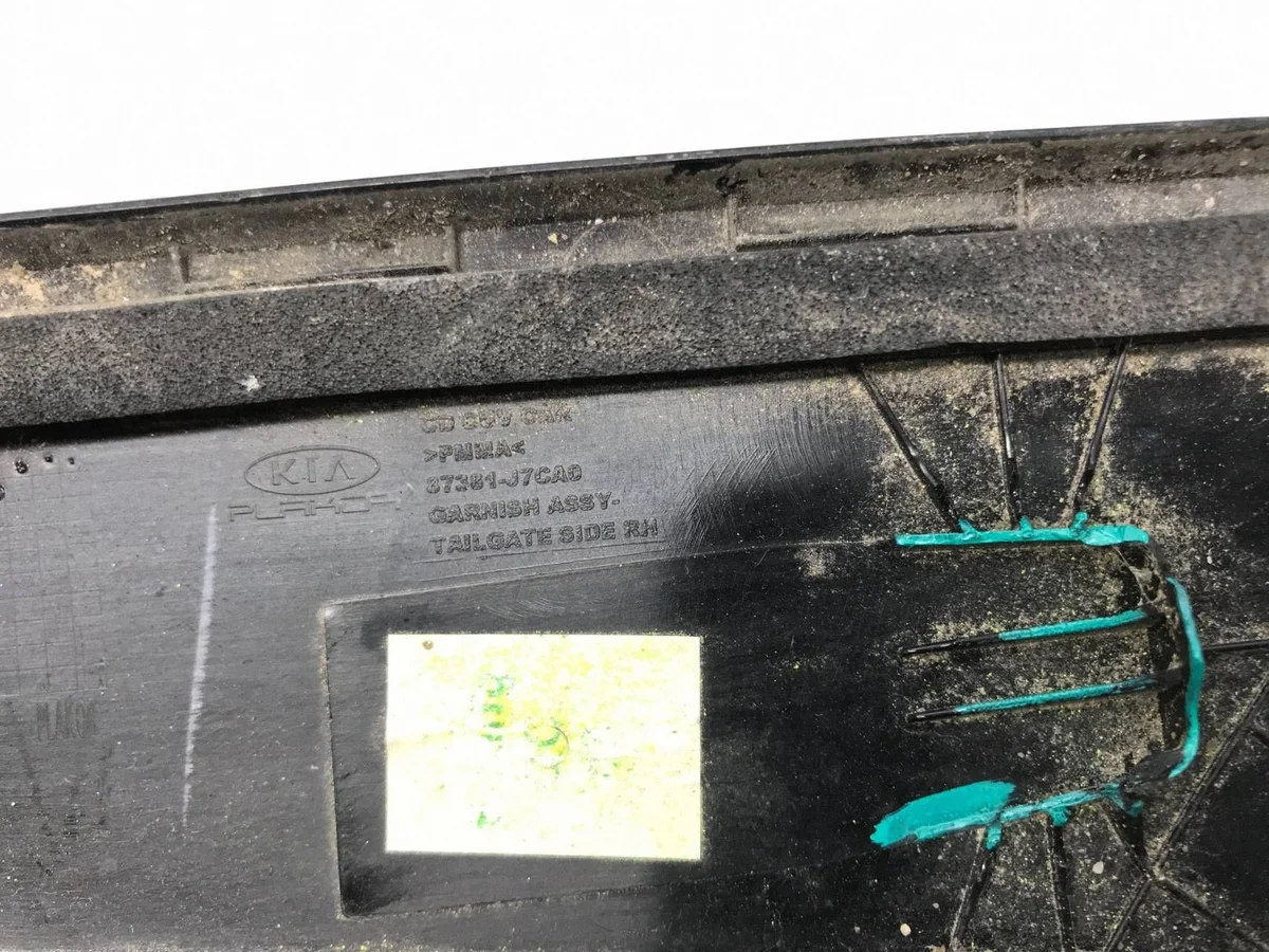 Kia Xceed Rear Trunk Spoiler Right Used thumbnail 8