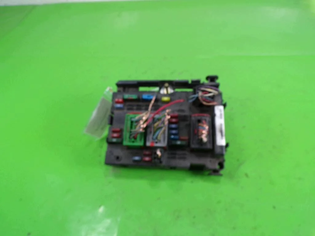 Peugeot 307 2.0 HDI Caja Fusibles 9650664080