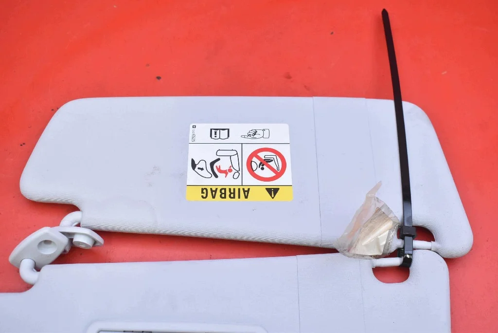 Protetor Solar Opel Corsa E 2014-2020 Usado image 3