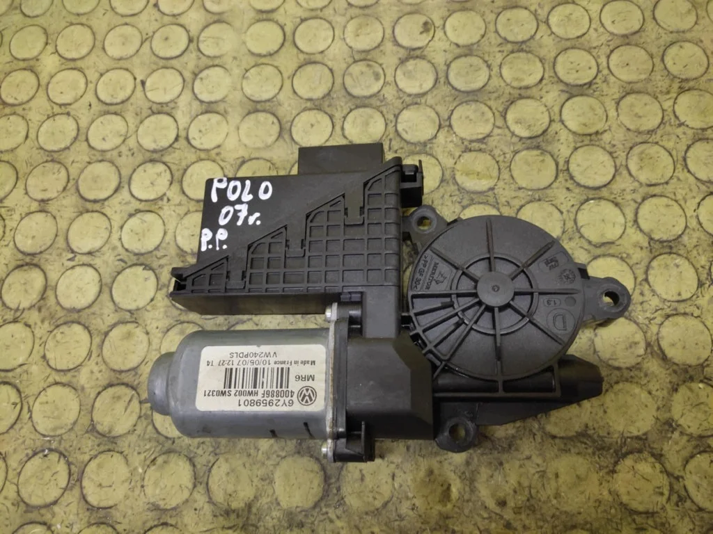 Moteur Lève-vitre Droit Avant VW Polo IV 6Y2959801