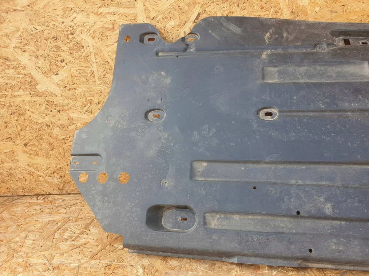 Peugeot 5008 II Protection Sous Châssis 9832617680