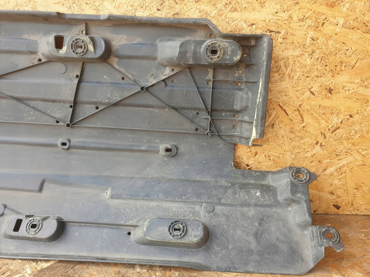 Peugeot 5008 II Placa Proteção Chassi 9832617680 image 4