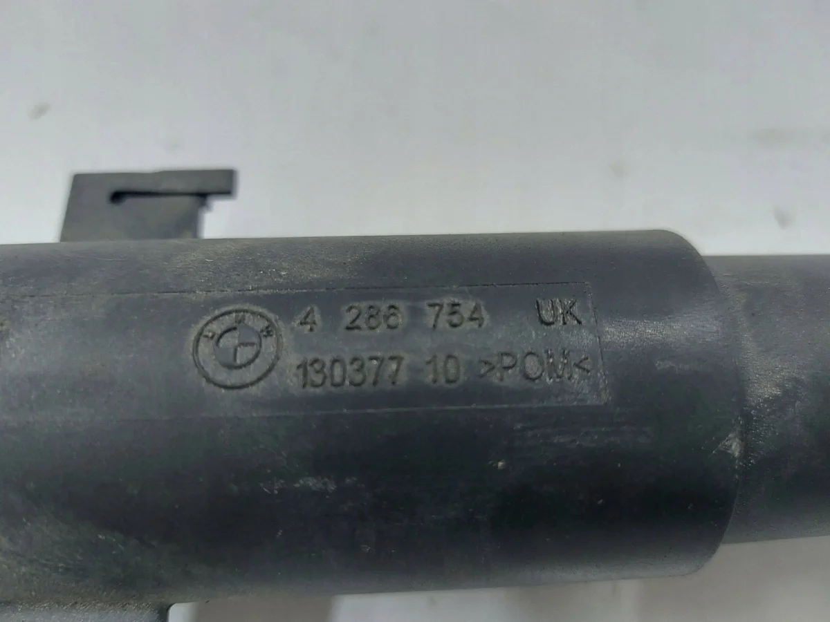 BMW X5 E70 Headlight Washer Jet Right image 5