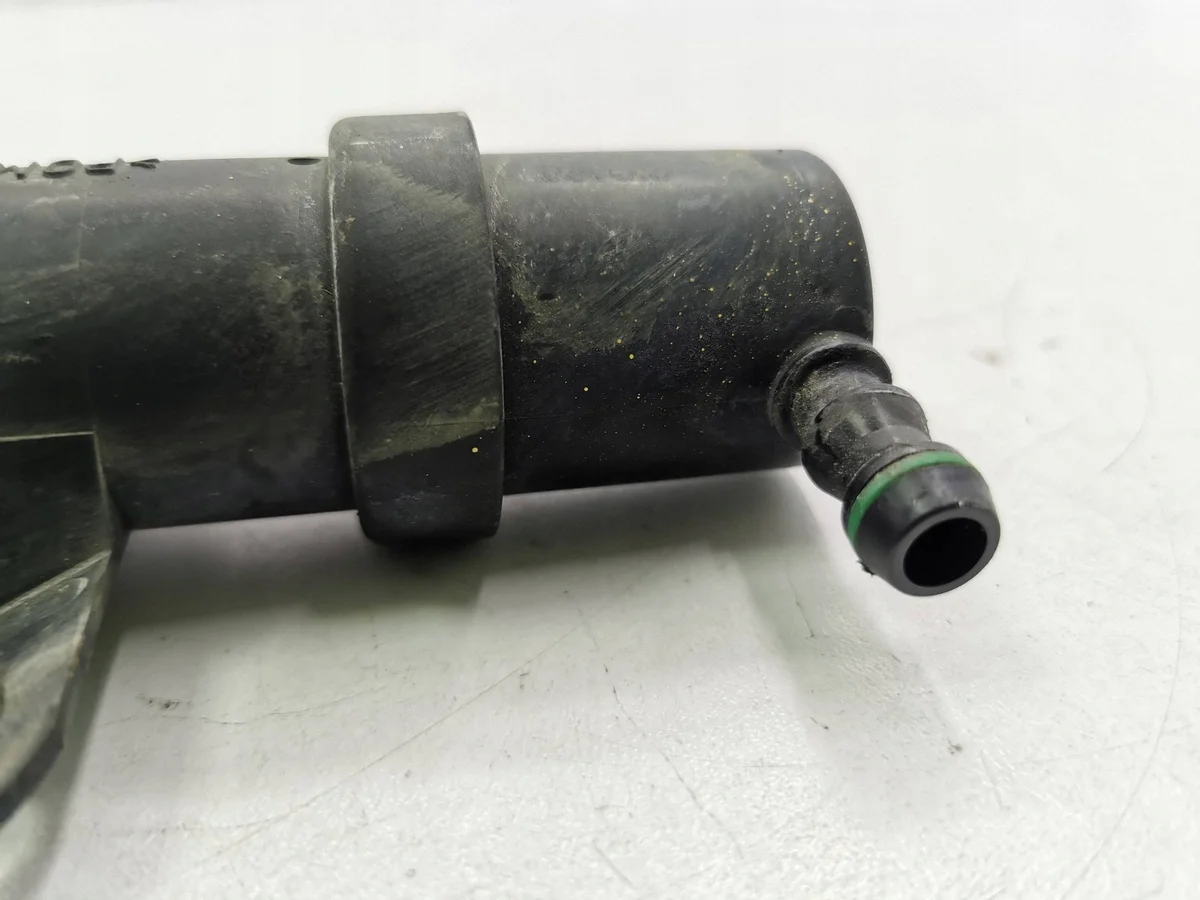 Mazda 5 Headlight Washer Jet Right Used image 3