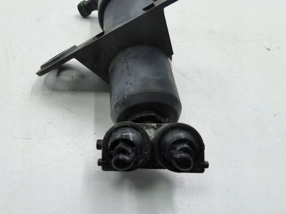 Mazda 5 Headlight Washer Jet Right Used image 5