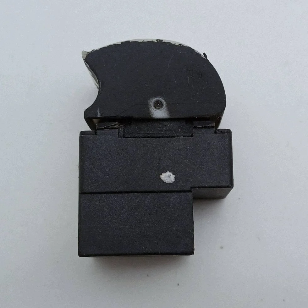 Interruptor Audi A4 B6 Kombi Usado DRC125100 image 3
