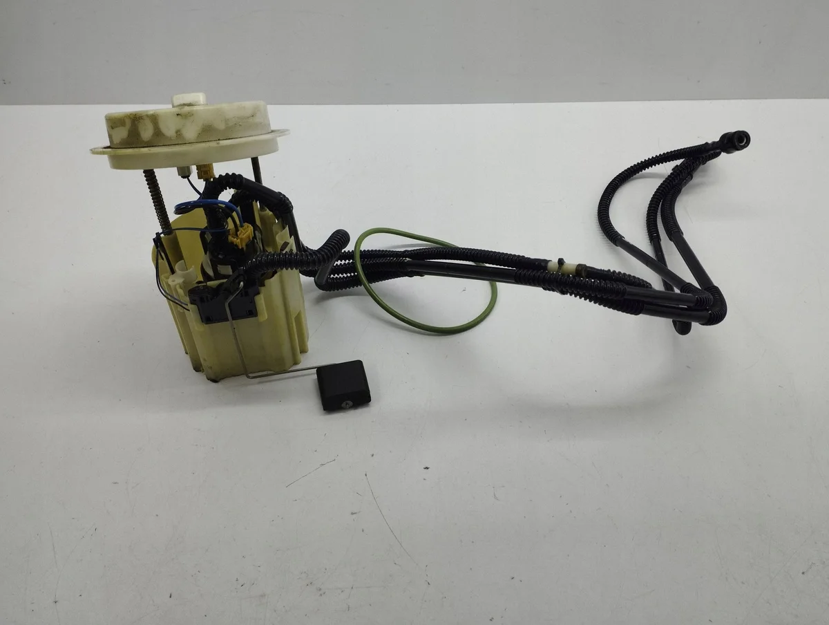 Pompe à carburant Mercedes-Benz C W204 A20447005
