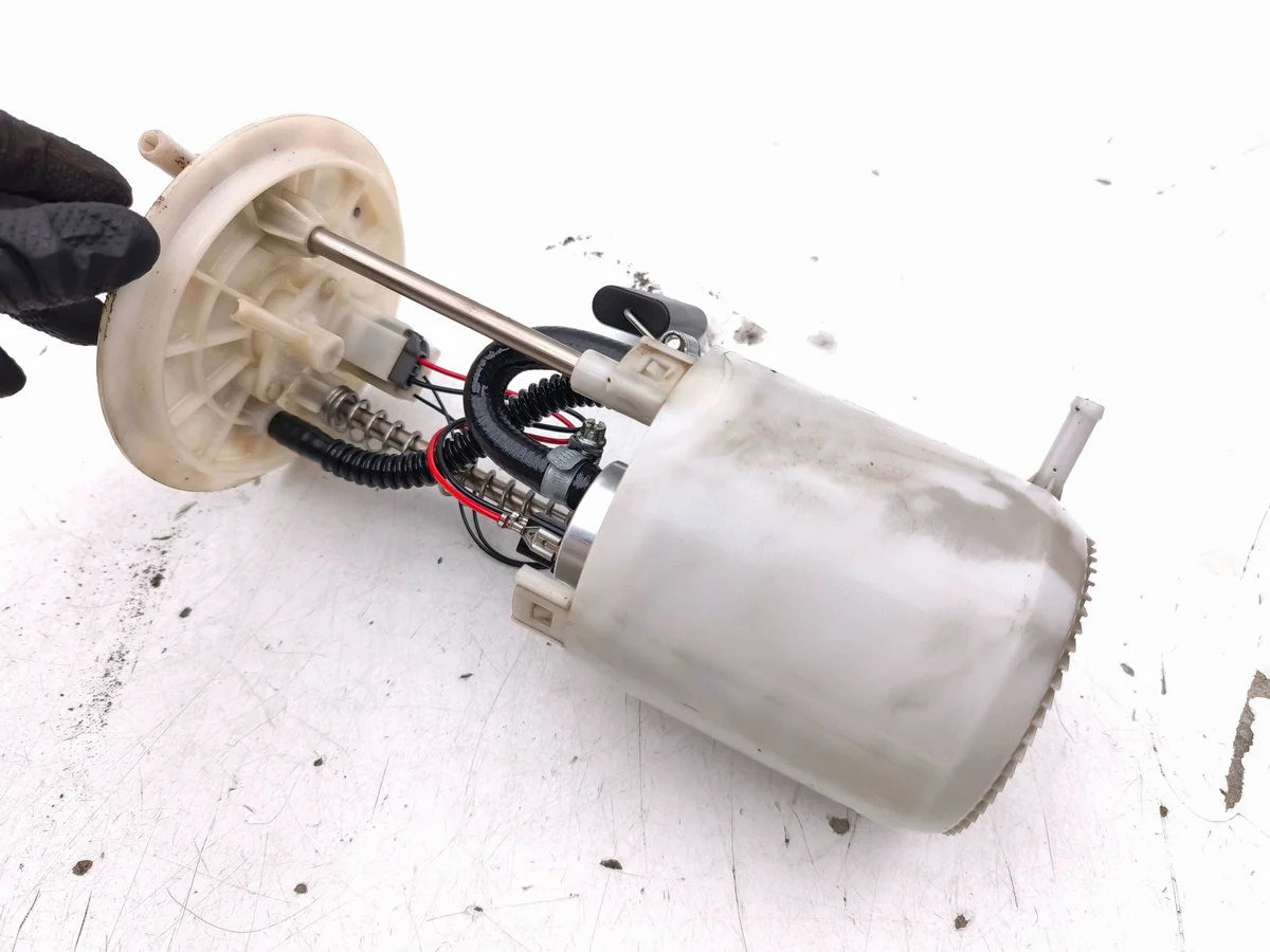 Pompe à carburant Citroen C-Crosser AMD265601 image 3