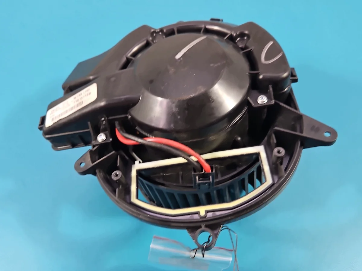 Ventilador Mercedes ML W166 Usado image 3