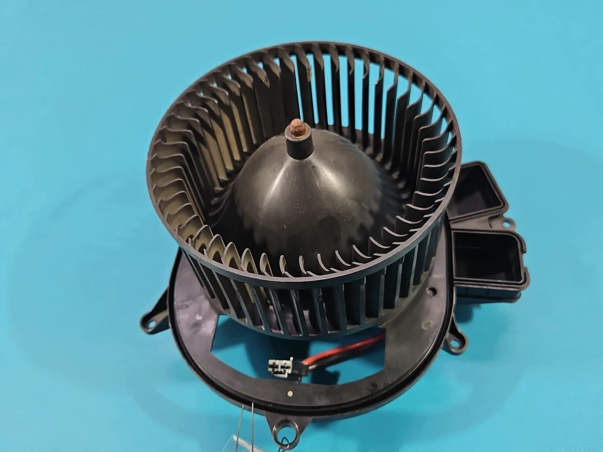Ventilador Mercedes ML W166 Usado image 5