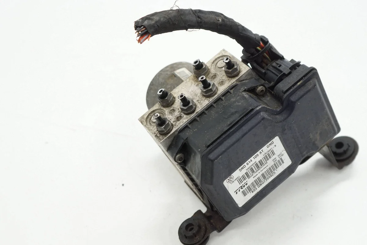 Pompe de frein Audi Q3 8U 2.0 TDI ABS