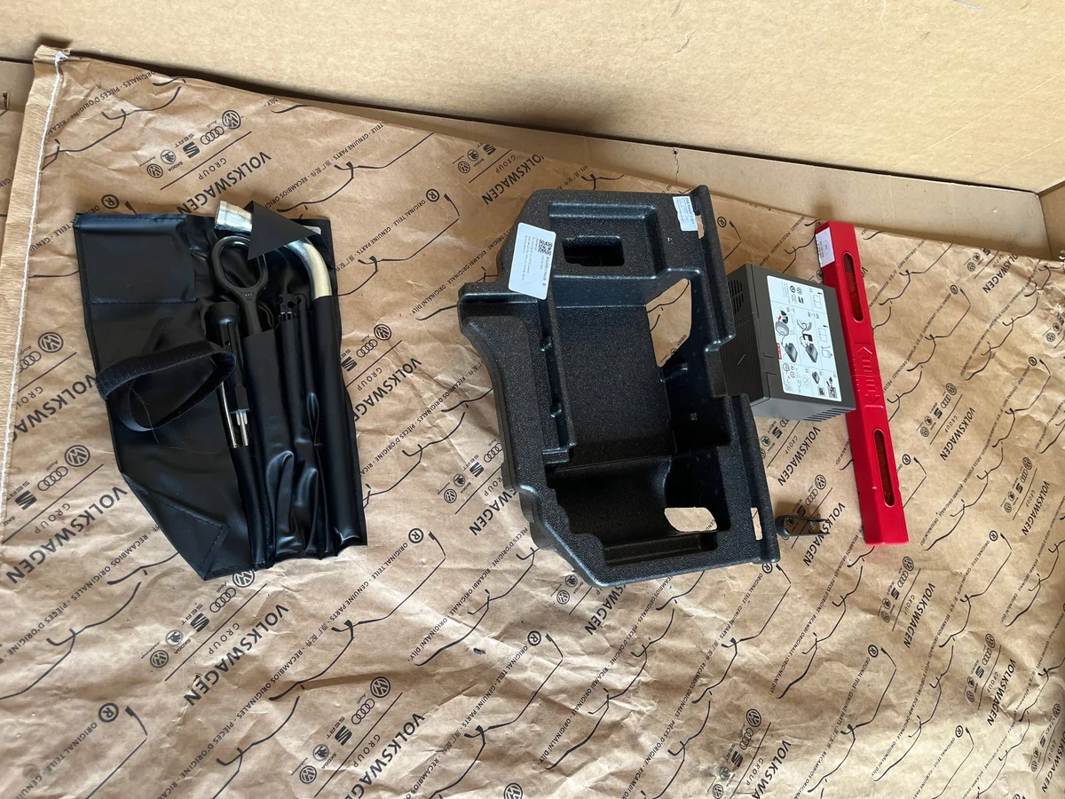 Audi A4 B9 korjaussarja, kompressori, avaimet