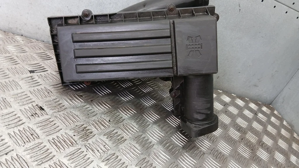 Behuizing luchtfilter VW Passat B6 1.9TDI image 3
