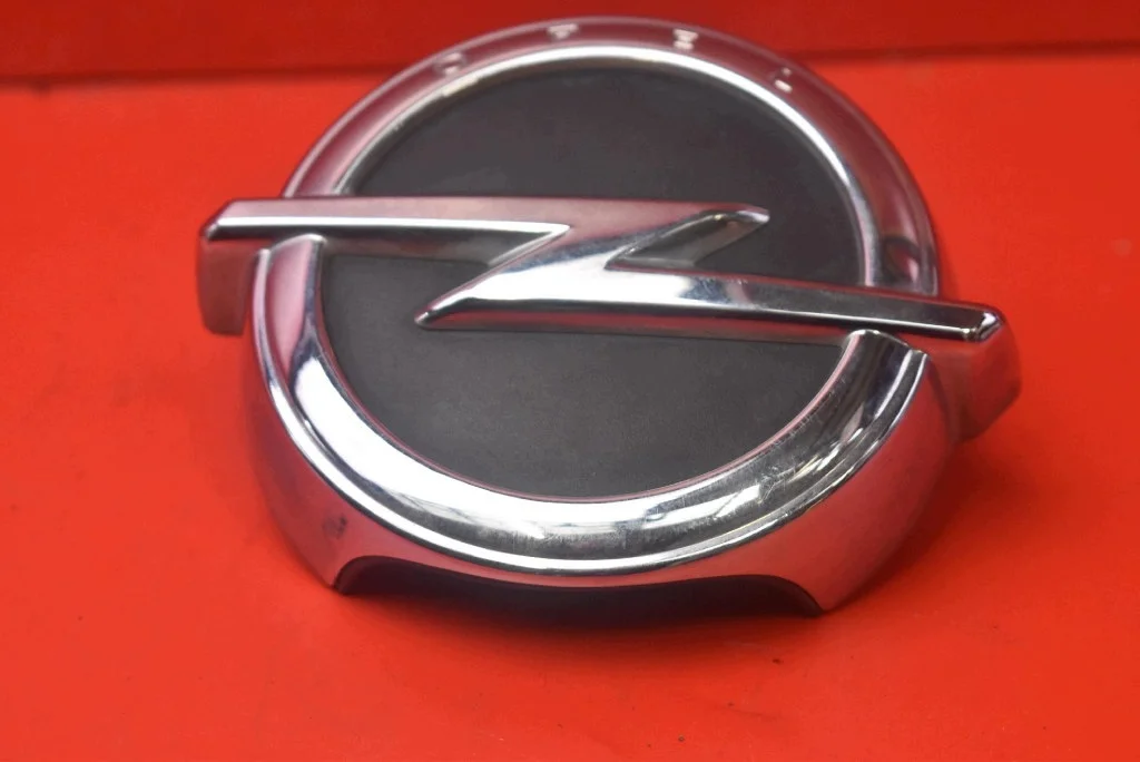 Opel Corsa E Hatchback Trunk Emblem Button Handle image 7