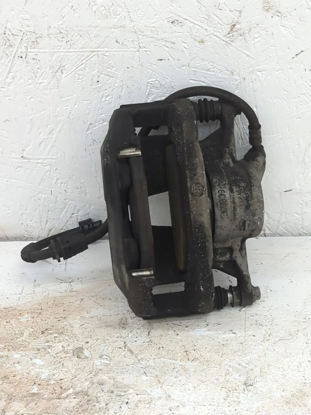 Bremssattel vorne rechts Peugeot 5008 2