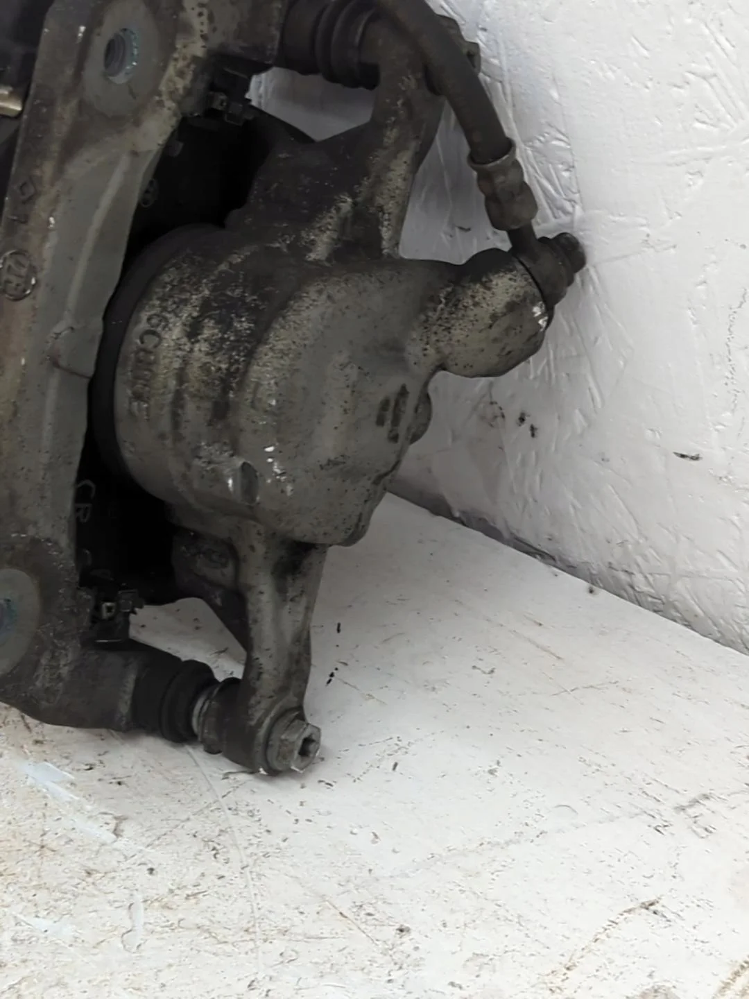 Pinça de Freio Peugeot 5008 2 6C837C Usada