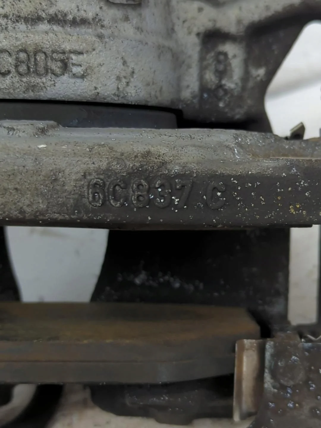Bremssattel vorne rechts Peugeot 5008 2 image 4