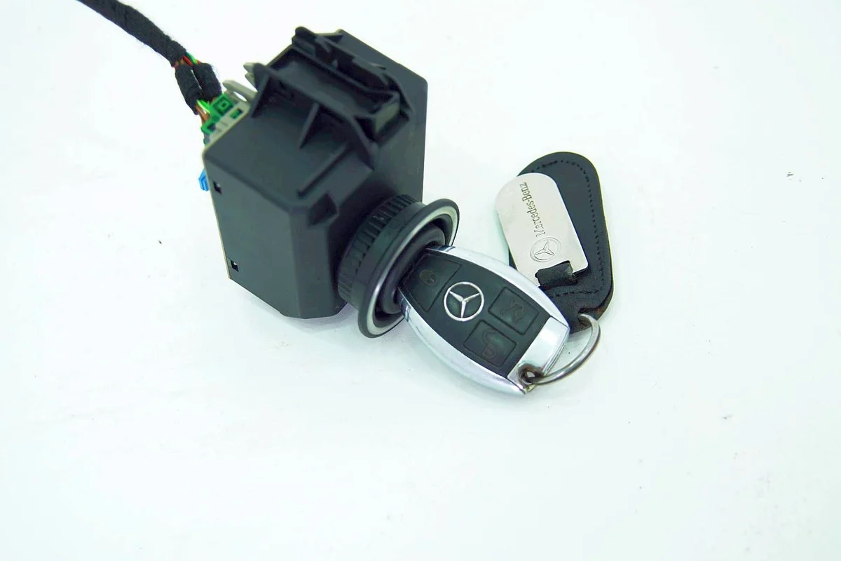Virtalukko Mercedes CLS W218 2129056601 image 3