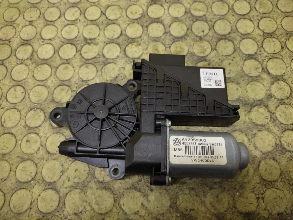 Motor elevalunas VW Polo IV Izquierdo Delantero