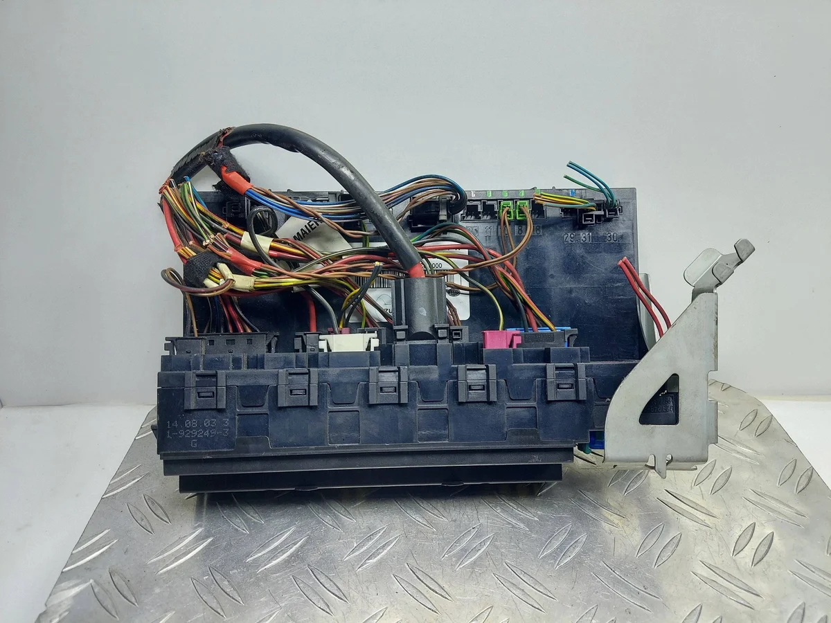 Ohjausmoduuli Mercedes W211 2115452101