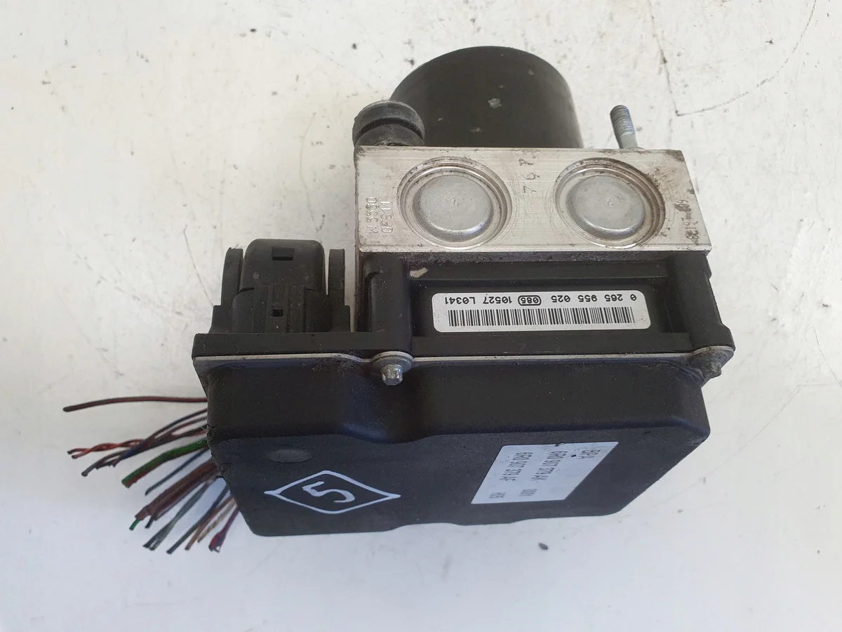 ABS-pumppu VW Polo V 6R0614517AF