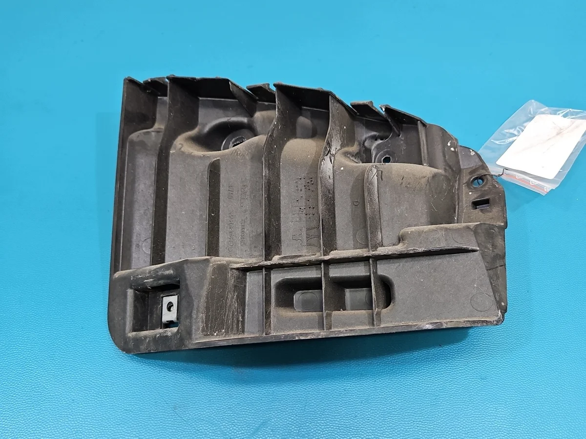 Stötfångarfäste Maserati Ghibli III Höger Bak
