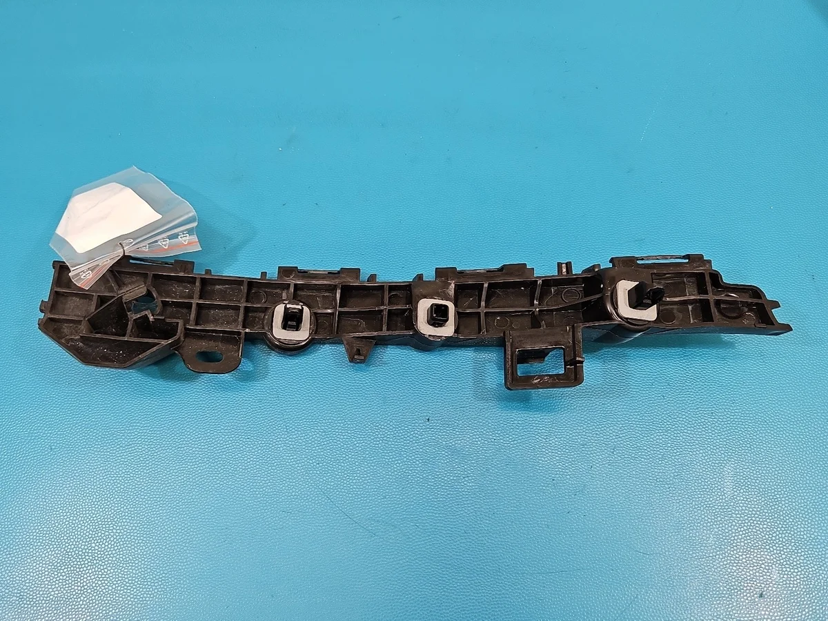 Halterung Stoßfänger Hinten Rechts Toyota Yaris IV image 4