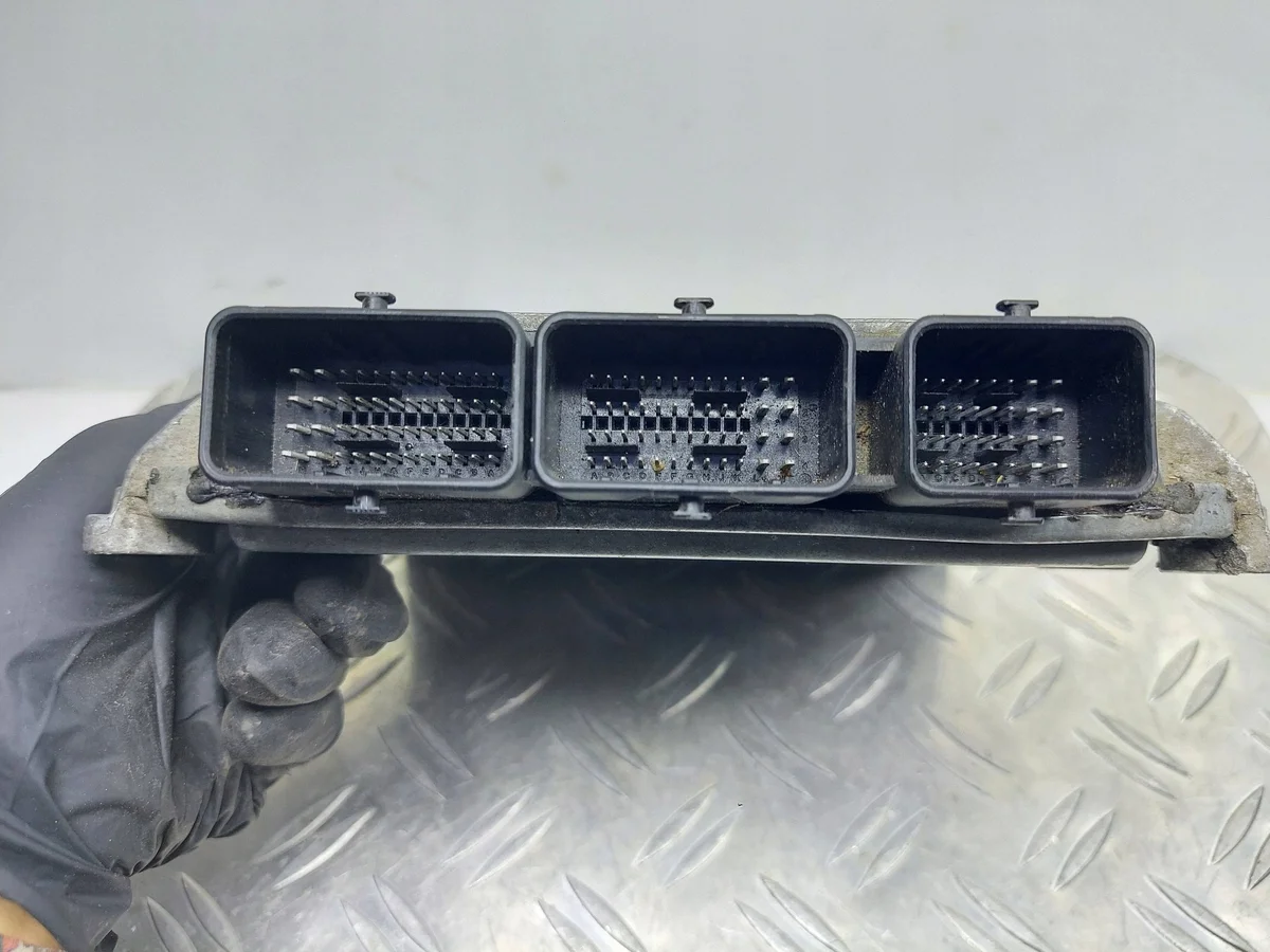 Engine Control Unit Peugeot 307 9655474580 image 3