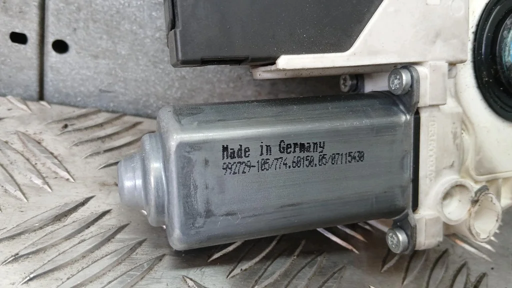 VW Passat B6 Window Motor Left Front