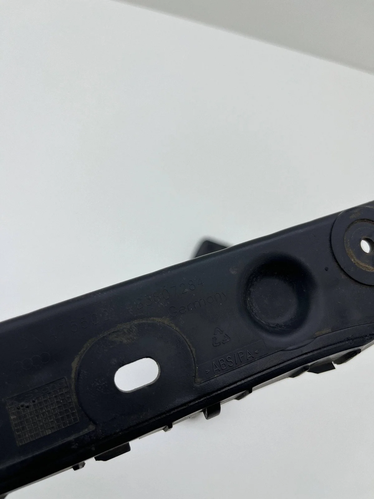 Audi A6 C5 Front Bumper Bracket Left+Right Used image 3