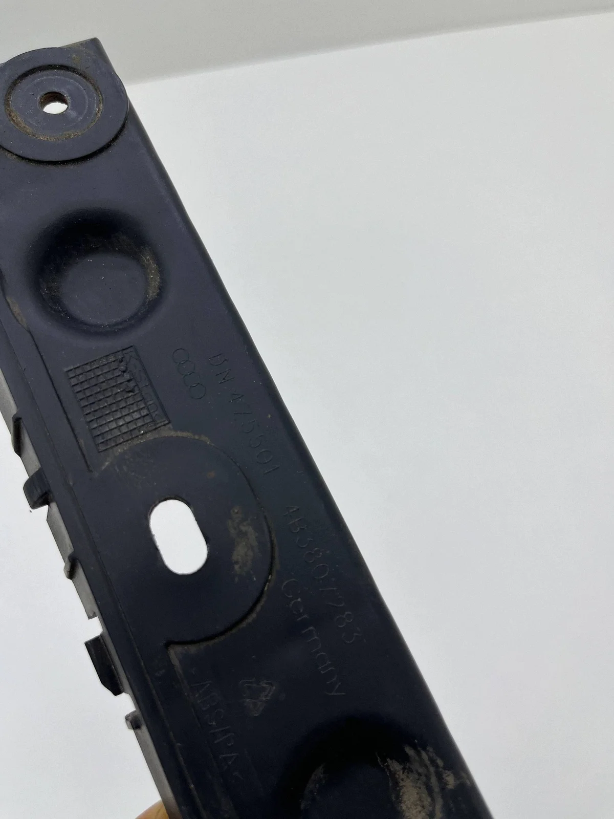 Audi A6 C5 Front Bumper Bracket Left+Right Used image 5
