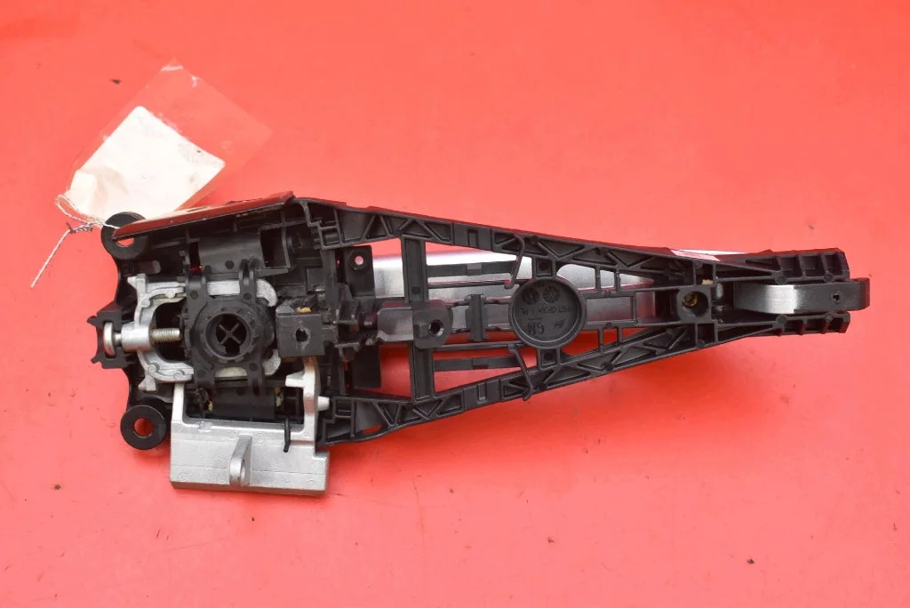 Ytterdörrhandtag Opel Corsa E 13438569