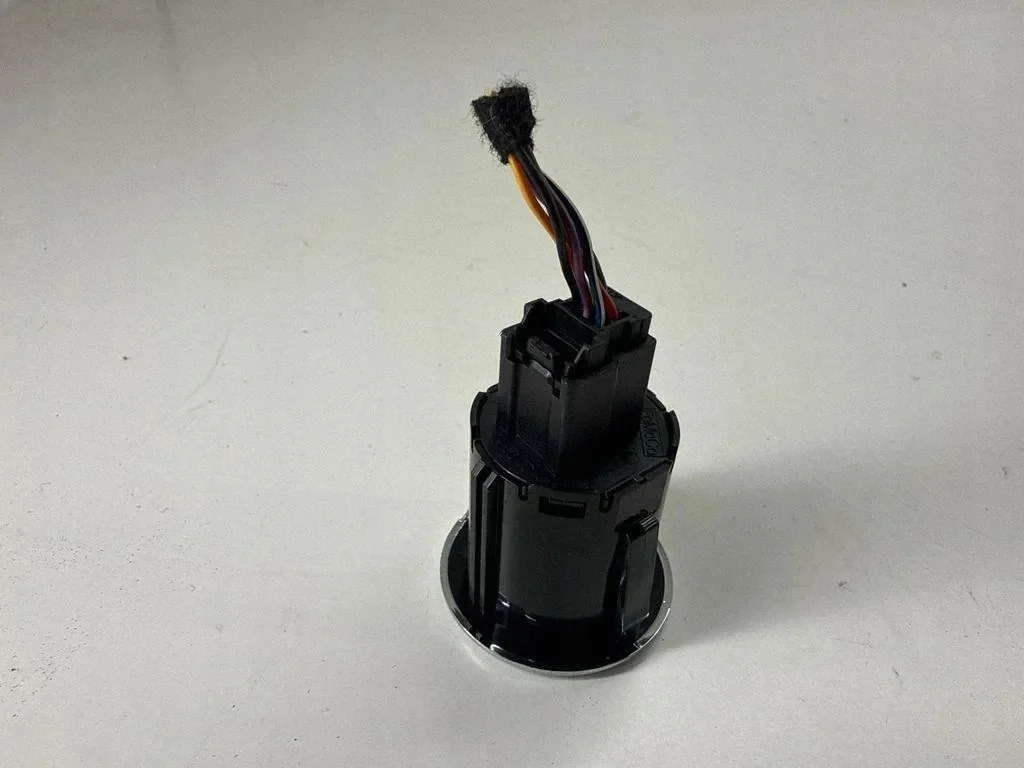 Ford EcoSport Start/Stop Button GN1514C376CAW Used image 3