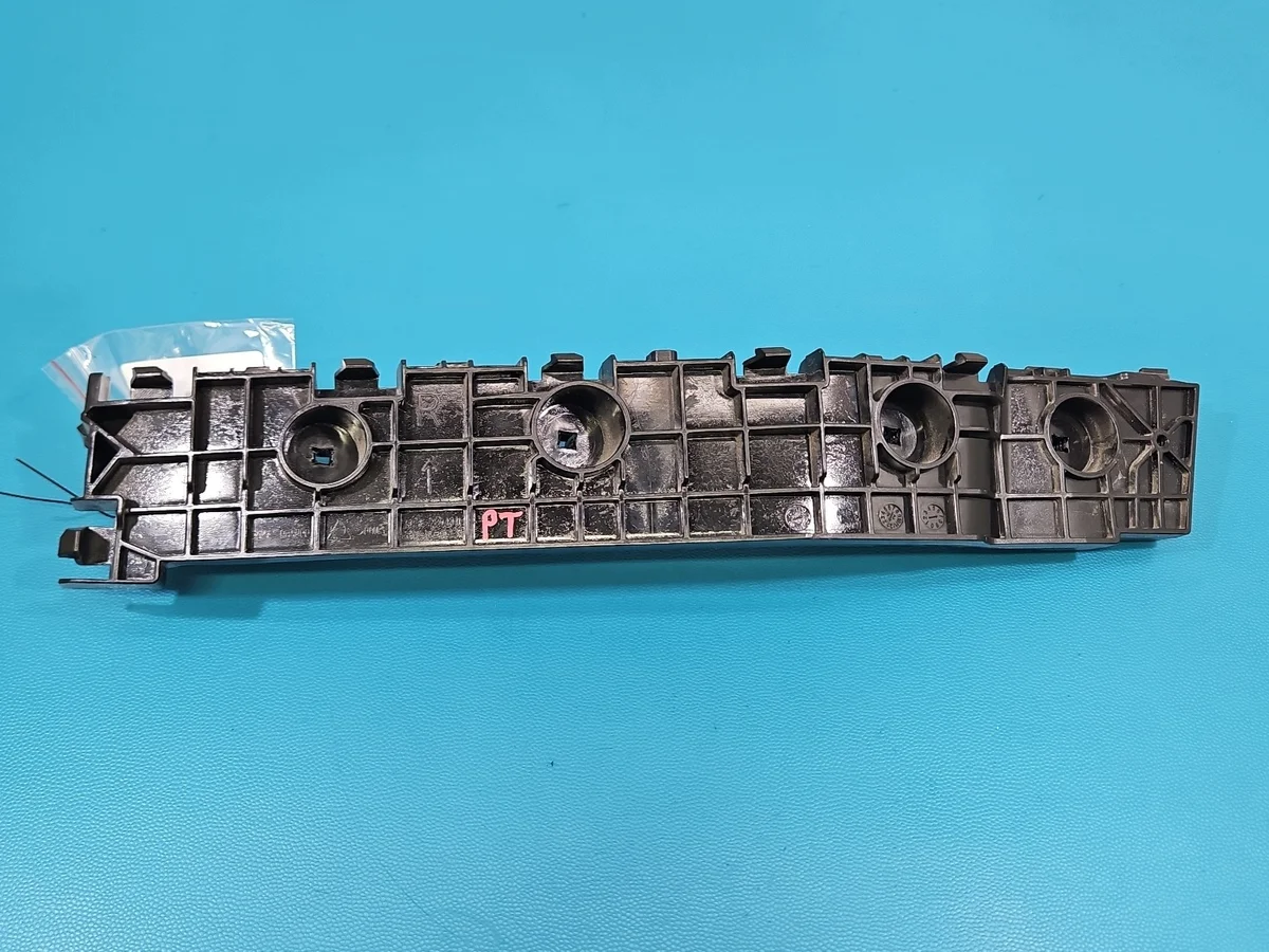 BYD F3/F3R Stötfångarfäste Bak Höger