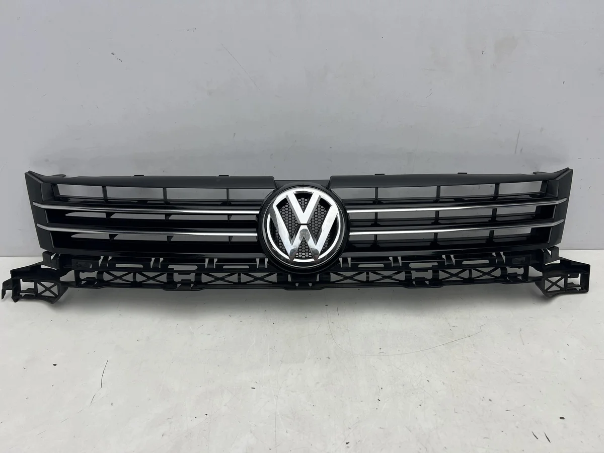 VW Touran 1T0 etusäleikkö, käytetty
