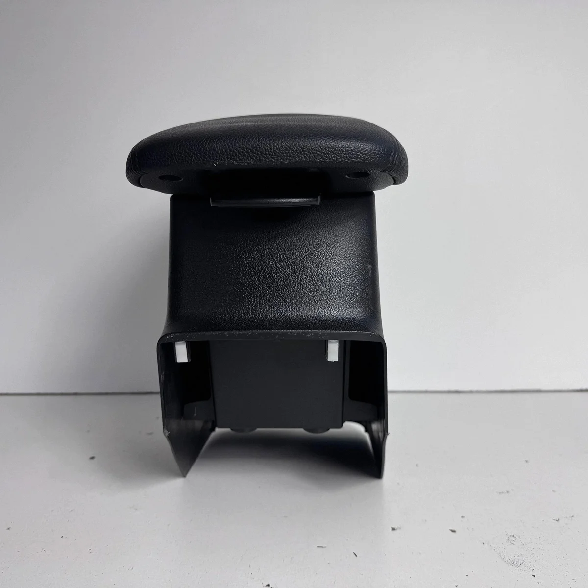 Middenconsole Armsteun Mitsubishi Outlander III image 4